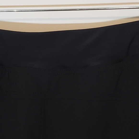 Lands' End Size 9 Black Swim Suit Shorts Lined Elastic Waist Mesh Pockets L - Picture 8 of 12